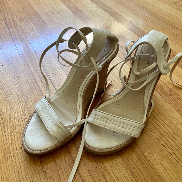 Max Azria platform sandals - Picture 2 of 5